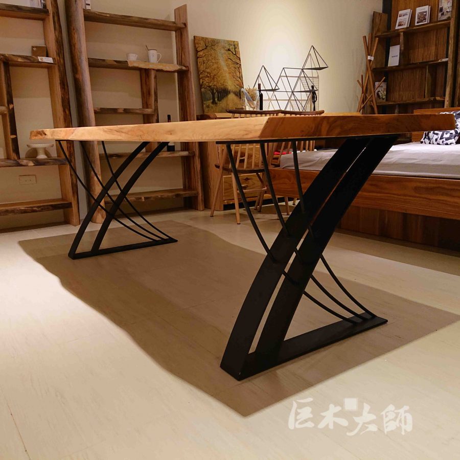 美國檜木原木桌板搭配設計師款Z字型鐵桌腳