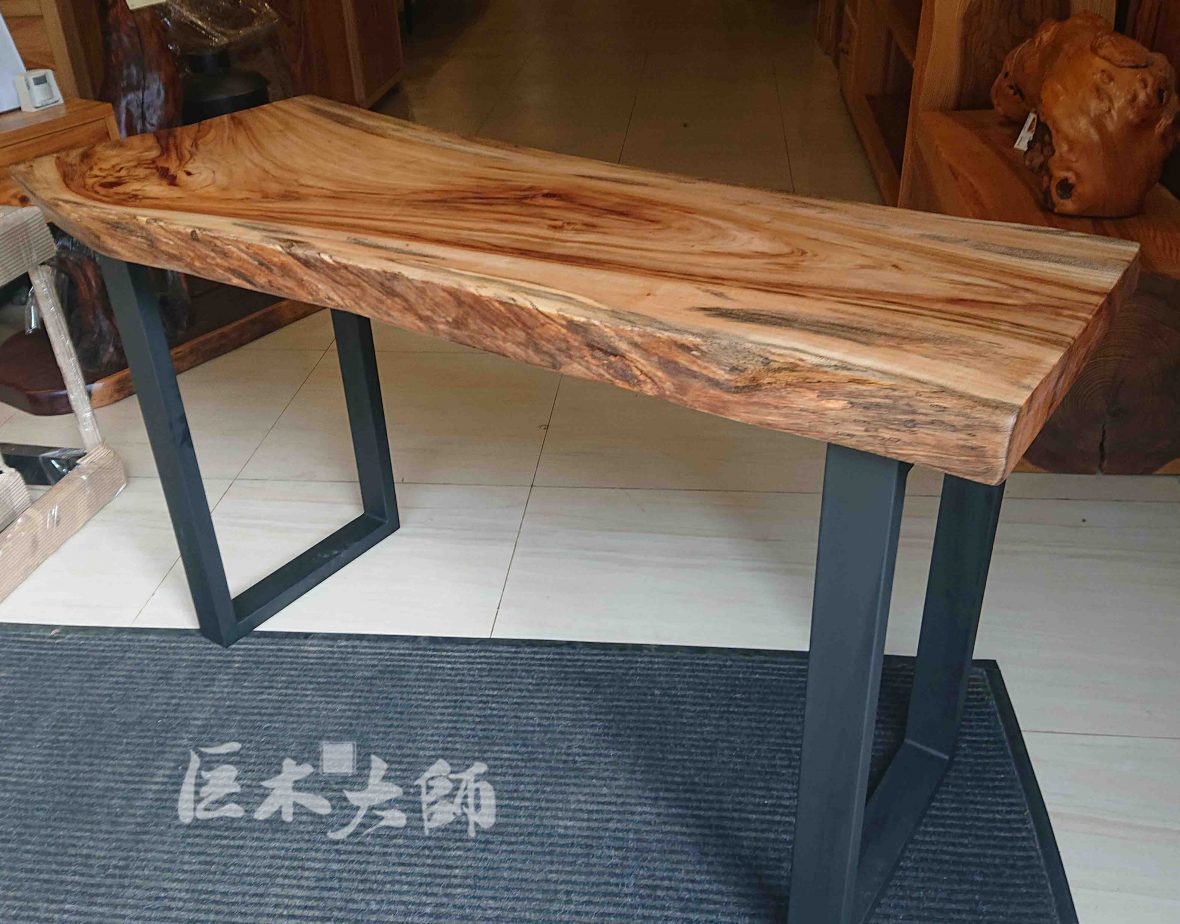 台灣樟木搭配口字型鐵桌腳